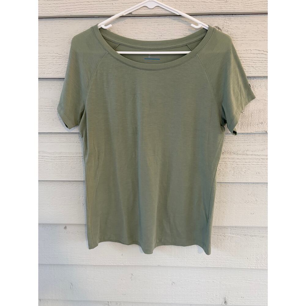Columbia Sage Green Performance T-Shirt Short Sleeve Athletic Top Women’s Small - Picture 2 of 7